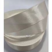 Лента атласная, на пенопласте, односторонняя, 25 мм х 25 ярд, молочный